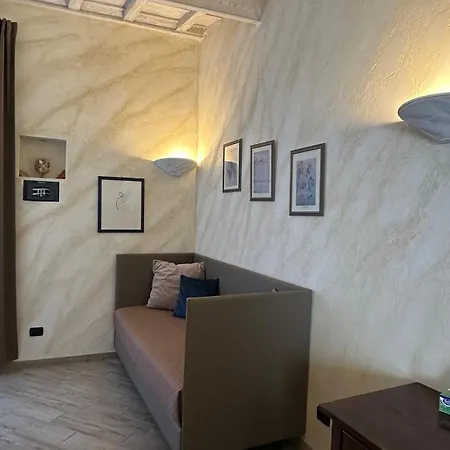 Lo Scoglio Dei Volsci Frühstückspension Nettuno